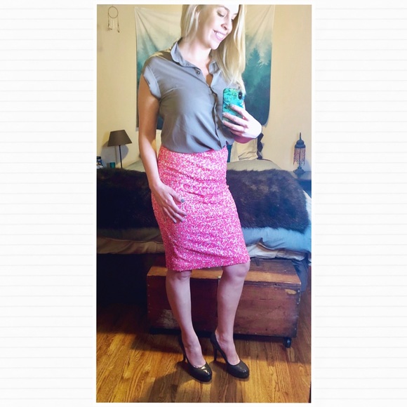 Last 1 Barbie Pink &White Sequin Pencil Skirt - Picture 3 of 6